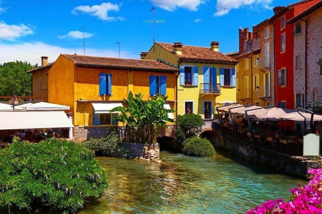 Sui Tetti Di Valeggio - Holiday Apartment 明乔河畔的瓦雷奇奥 外观 照片